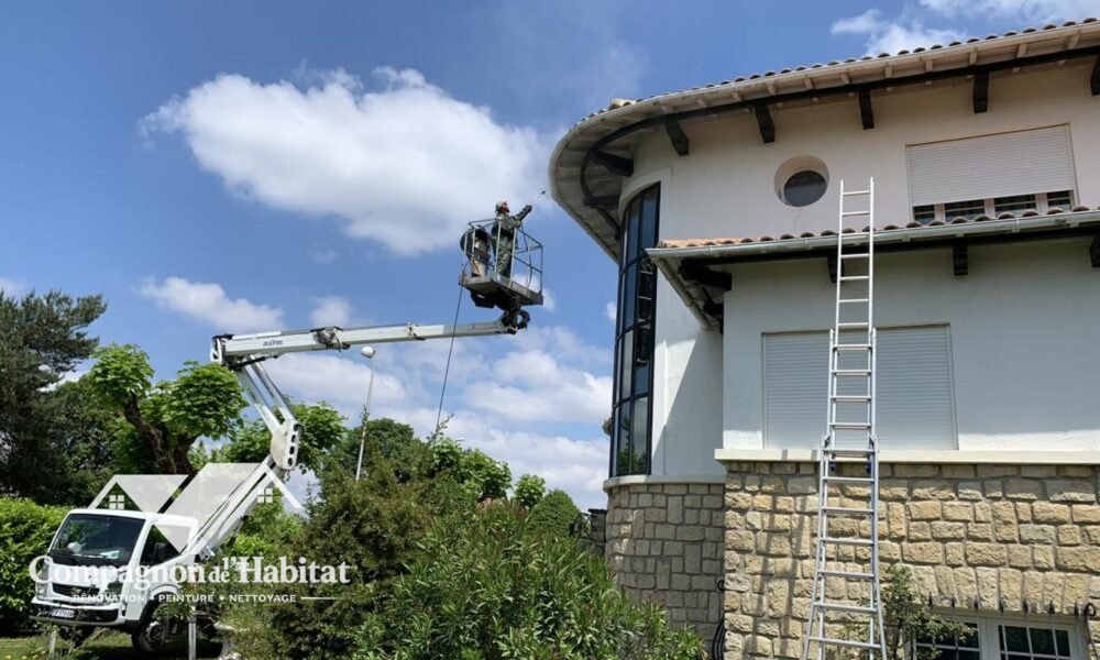 Nettoyage toiture à Pessac - Compagnon de l'Habitat